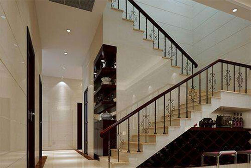 家庭装修楼梯怎么装，材料的选择技巧！